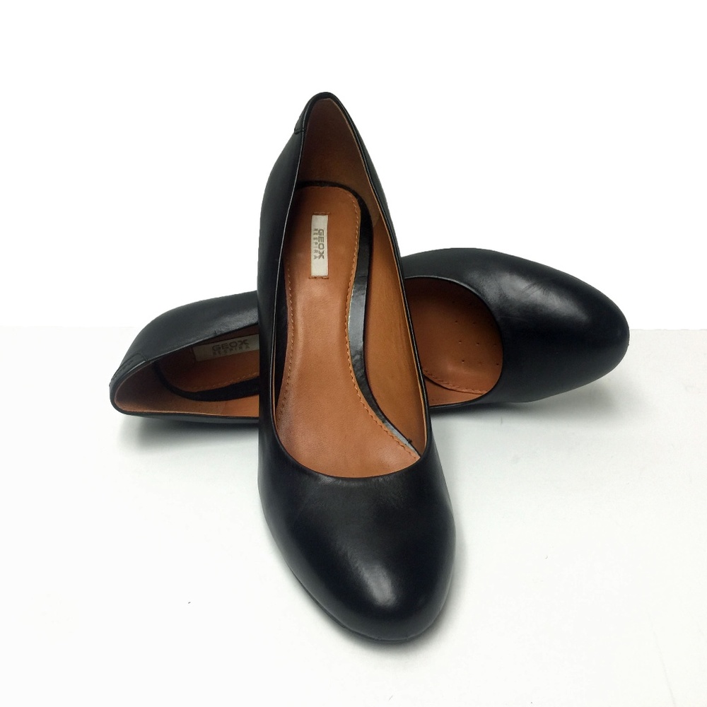 GEOX Respira Classic Leather Pumps